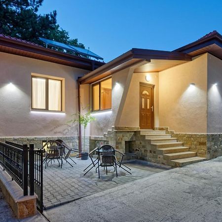 Къща За Гости Relax Hisarya Extérieur photo