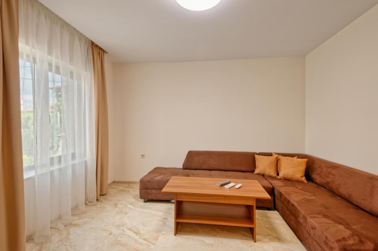 Къща За Гости Relax Hisarya Extérieur photo