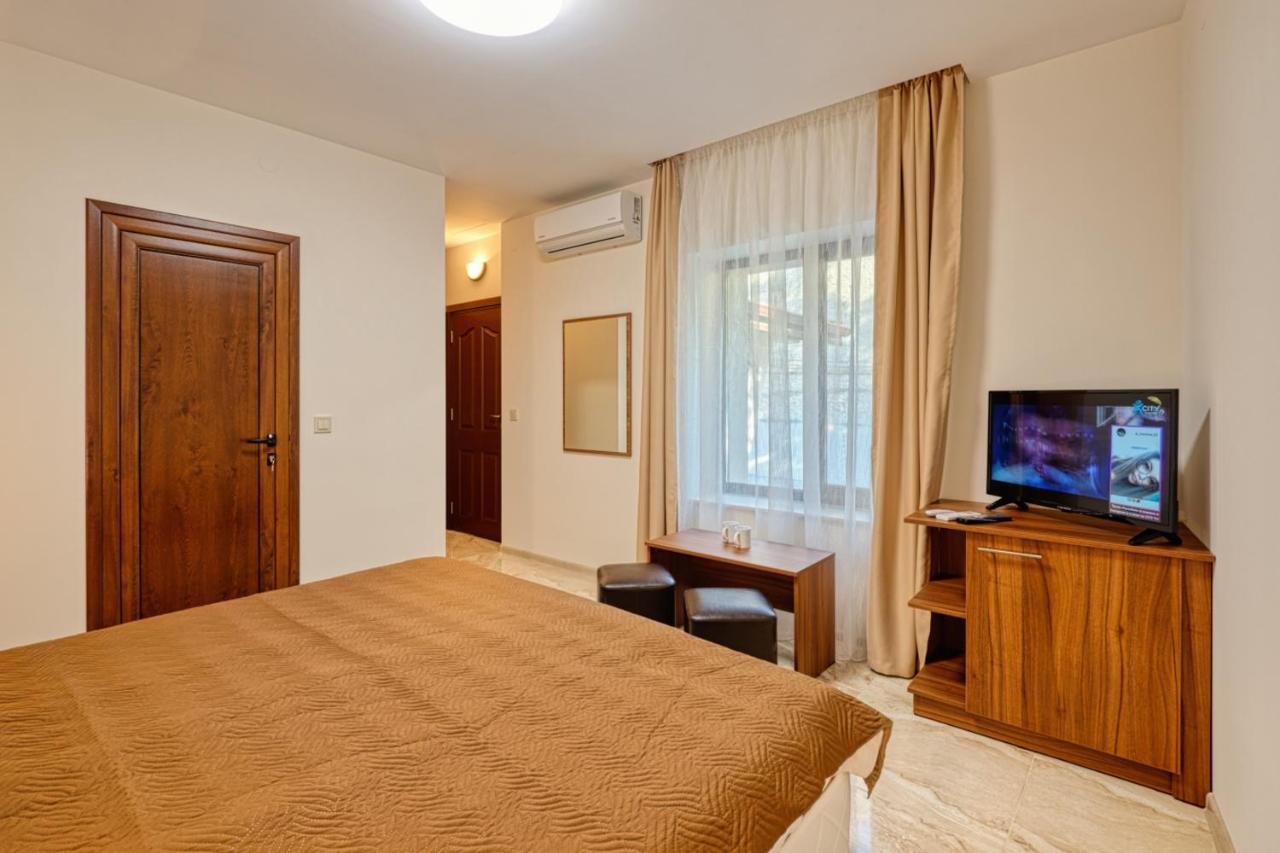 Къща За Гости Relax Hisarya Extérieur photo